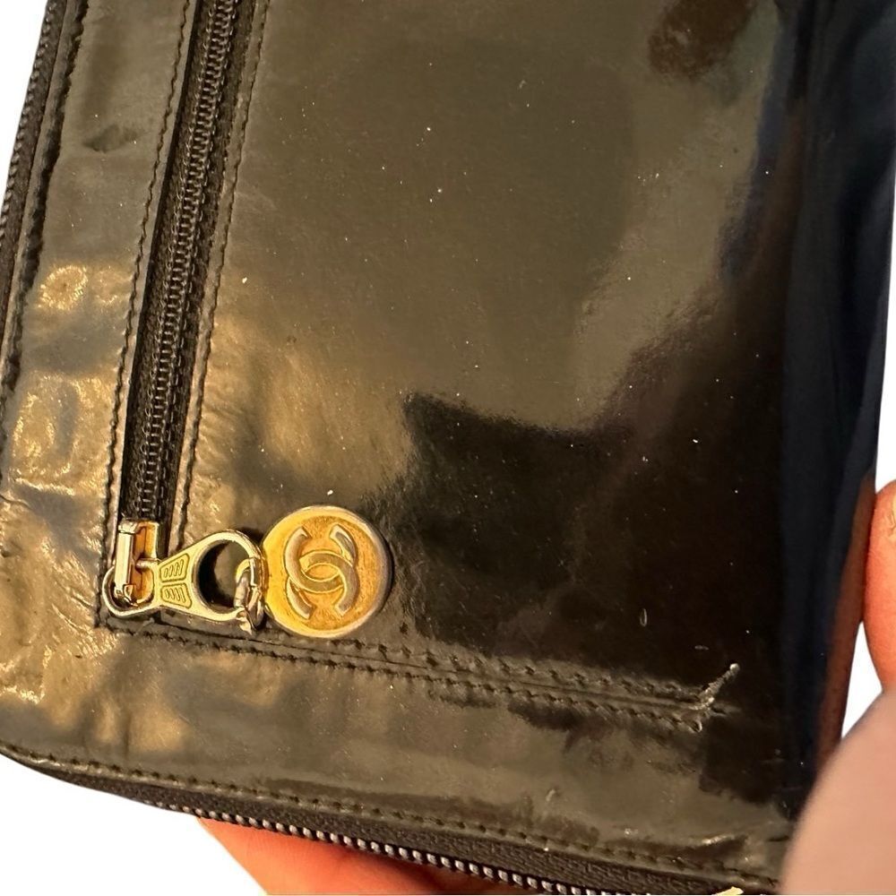 Chanel large zip around wallet added a chain - Picture 10 of 13